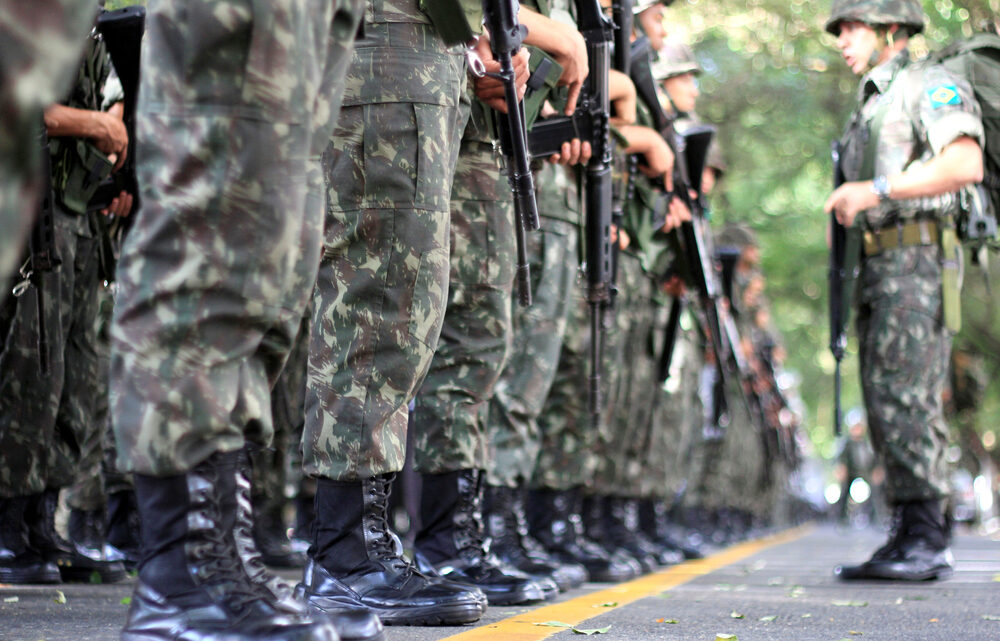 Exército brasileiro compra software capaz de extrair dados de celulares Exército brasileiro compra software capaz de extrair dados de celulares